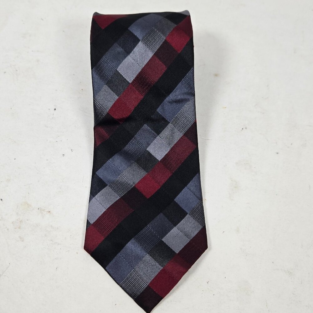 Van Heusen Men’s Tie Necktie Black Gray Red Geometric 100% Silk